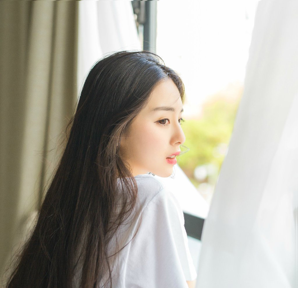 曾经的陌生不代表永恒，不经意间，某种感觉的默契延续了你我的友情，虽说网络是虚拟的，可是友情并不虚拟，虽然我们为曾谋面，可友情依然曾在，不是吗？每天依然期待你切勤的关怀和真心的祝福，我感恩红尘中有你相伴。